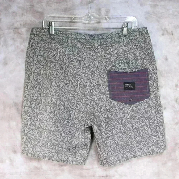 QuikSilver Boardshort Size 34 grey/graphic pattern w/front pockets and back velc - Picture 7 of 9